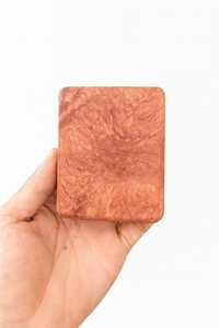 Boîte de rangement pour accessoires en bois artisanale pour adultes, conçue pour ranger les accessoires de fumage dans un étui en bois durable et élégant - Product Image 2