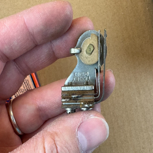 Nouvel interrupteur AC Yaxley d'origine en stock pour radio des années 1930 ou 1940 - Product Image 2