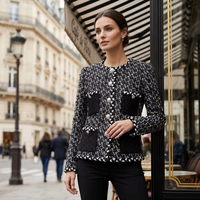 Manteau en Laine pour Femme Nouveau Style 2026 - Luxueux, Fin, Tissé, à Carreaux Noirs et Blancs, Col Rond avec Quatre Poches - Élégant et Tendance
