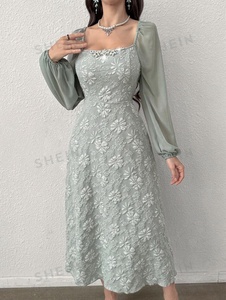 Tela Jacquard Brocada para Confección de Vestidos con Cuello Cuadrado y Mangas Farol con Diseño Floral Jacquard - Product Image 3