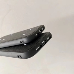 Custodia Protettiva Semplice ed Elegante in Ecopelle Goffrata di Lusso per iPhone 15 16 14 13 12 <span class=keywords><strong>11</strong></span> Pro Max - Product Image 5