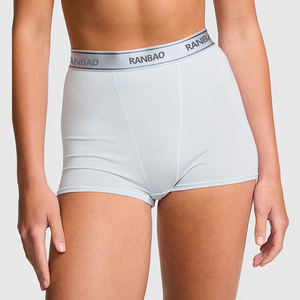 سروال داخلي قصير بخصر مرتفع ومرن مصنوع من مزيج القطن بتصميم مريح وشعار مخصص - Product Image 4