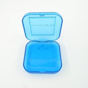 กล่องใส่ฟันปลอมและรีเทนเนอร์กล่องพลาสติกรูปหัวใจสีขาวพร้อมกระจกฝังโลโก้ตามสั่งใช้ในอุตสาหกรรม - Product Image 4