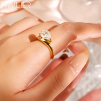 Bague de fiançailles solitaire en moissanite torsadée avec sertissage à griffes, bague de mariage tendance pour femme en or 18 carats