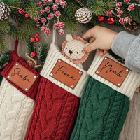 Chaussette de Noël personnalisée en tricot torsadé multicolore avec étiquette en cuir, décoration suspendue pour sapin de Noël, pochette cadeau écologique anti-UV