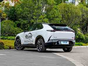 Venta Especial Vehículo de Nueva Energía Mazda Ez60 con Autonomía de 600 km, SUV de 5 Puertas y 5 Plazas con Precio Competitivo 2026 Changan Mazda Ez-60 - Product Image 3