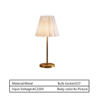 Lampe de table plissée moderne et simple, base dorée, abat-jour en tissu, lampe de chevet, éclairage de bureau nordique, alimentation CA