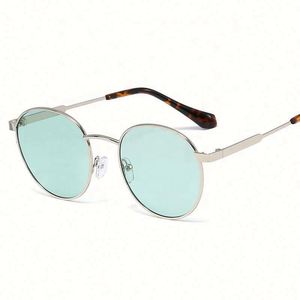 Gafas de Sol Redondas Retro Modernas para Mujer 2020, Lentes de Sol Rojas, Amarillas y Verdes con Protección UV400 y Marco Metálico - Product Image 3