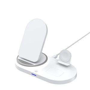 Station de charge sans fil 3-en-1 HiTao 15W rapide avec veilleuse pour téléphone, montre et écouteurs - Product Image 1