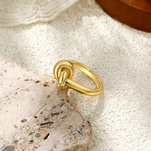 Anillo <span class=keywords><strong>de</strong></span> Cobre Chapado en Oro con Zirconia y <span class=keywords><strong>Diseño</strong></span> <span class=keywords><strong>de</strong></span> Nudo con Cuentas, Joyería <span class=keywords><strong>de</strong></span> Moda Unisex - Product Image 3