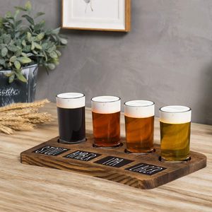 Ensemble de dégustation de bières avec quatre verres de pub de 6 oz et plateau de service et de rangement en bois brun foncé - Product Image 6