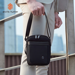 شنطة كتف كروس للكتف للرجال من شركة Arctic Hunter وصلت حديثًا شنطة كتف من البوليستر عليها حروف - Product Image 3