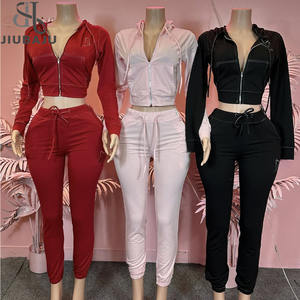 เสื้อครอปฮู้ดดี้ผู้หญิงแบบมีเชือกผูกเอว แต่งผ้าแบบแพทช์เวิร์ค พร้อมกางเกงขายาว ชุดเซ็ตสองชิ้น - Product Image 1