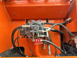 Excavadora de cadenas Doosan DX340 de 34 toneladas, 95% nueva, modelo 2024, con motor usado y 1 año de servicio posventa - Product Image 5