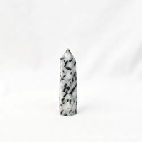 Vente en gros de tours de cristal naturel mélangées, hexagonales, polies, baguettes de pierres précieuses, pour la guérison des chakras Reiki, la méditation et l'artisanat en cristal