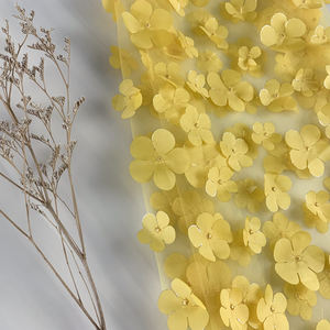 Tela de Malla 3D de Poliéster y Elastano con Bordado de Flores Amarillas para Prendas de Vestir - Product Image 6