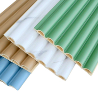 Panel de Pared de PVC, Revestimiento de Techo WPC, Revestimiento de Pared de PVC, Panel Decorativo de Pared, Lámina de Pared de PVC, Panel de Pared y Techo de PVC WPC con Relieve Moderno