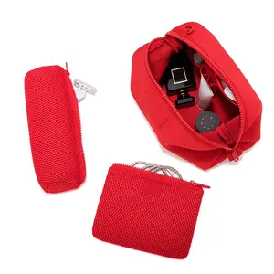 Trousse de toilette en caoutchouc chloroprène de grande capacité, sac cosmétique rouge de couleur personnalisée, sac cosmétique de voyage pour rince-bouche