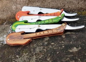 Mango de guitarra de acero inoxidable, cuchilla reemplazable, maquinilla de afeitar recta de barbero con logotipo personalizado - Product Image 4