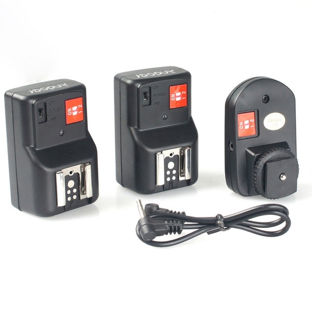 Wholesale PT-04GY 4 Channels Wireless Remote Speedlite Flash Trigger Universal 1 Transmitter & 2 Receivers