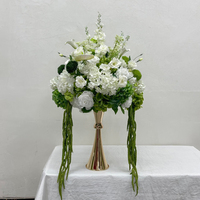 FB1399 Composition florale populaire blanche et verte 50cm, boule de fleurs artificielles design rose, hortensia et lys calla pour décoration de mariage