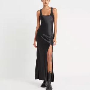 ชุดเดรสฤดูร้อนปี 2025 สำหรับผู้หญิง ผ้าไหม คอวี ตัดเย็บแบบไบแอสคัท ผ่าข้าง ผ้าซาตินเนื้อนุ่ม ชุดเดรสยาวหรูหรา - Product Image 1