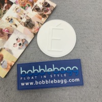 Écusson en PVC caoutchouc avec logo en relief personnalisé, à coudre sur les jeans, étiquette de vêtement en plastique, badges de vêtements 3D