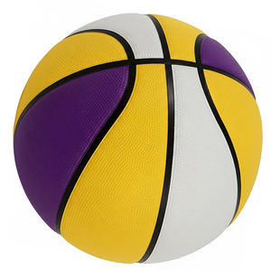 Ballons de basket personnalisés de haute qualité et durables, avec chambre à air en caoutchouc naturel, design respirant, légers, service OEM/ODM, pour adultes. - Product Image 5