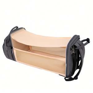 Bolsa de Pañales Unisex Ligera e Impermeable con Bolsillos Aislados y Puerto de Carga USB - Product Image 6