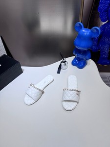 <span class=keywords><strong>Ciabatte</strong></span> da donna piatte <span class=keywords><strong>con</strong></span> cinturino singolo, catena e tomaia in pelle trapuntata, nuove infradito estive da spiaggia per esterni 2025 - Product Image 4