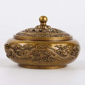 Quemador de incienso de cobre puro de tres patas con tallado de dragón, ideal para uso doméstico e interior, con sándalo, estilo antiguo. - Product Image 1