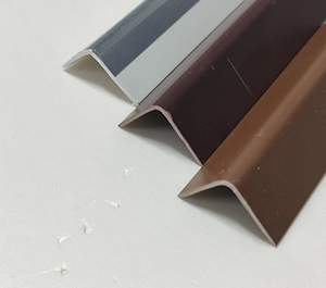 Protection d'angle murale <span class=keywords><strong>en</strong></span> PVC imitation bois <span class=keywords><strong>en</strong></span> forme de L, résistante aux chocs et écologique, vente <span class=keywords><strong>en</strong></span> gros - Product Image 2
