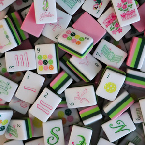 Juego <span class=keywords><strong>de</strong></span> Mahjong Americano con Temática <span class=keywords><strong>de</strong></span> Verano, 160 Piezas, Acrílico Blanco Sólido, Diseño <span class=keywords><strong>de</strong></span> Flamenco, <span class=keywords><strong>Cocodrilo</strong></span>, Flor, Carrito <span class=keywords><strong>de</strong></span> Golf, <span class=keywords><strong>Hamburguesa</strong></span>, Patrón Tropical <span class=keywords><strong>de</strong></span> Dibujos Animados - Product Image 3
