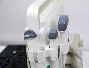 2023 <span class=keywords><strong>Prix</strong></span> pas cher 15.6 pouces haute résolution ultrasons Portable physiothérapie <span class=keywords><strong>4d</strong></span> Machine à ultrasons couleur Doppler - Product Image 5