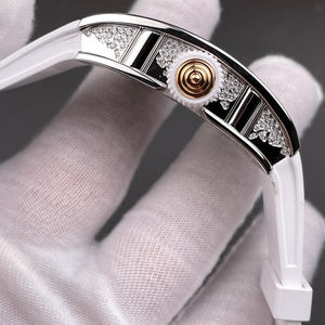 Montre mécanique sportive pour homme avec un design unique serti de diamants et un bracelet de haute qualité. - Product Image 6