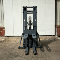 Transpalette Électrique Autoporté MOVMES 2 Tonnes (4400 lbs) avec Batterie Lithium-Ion, Hauteur de Levage 6,5 m, Levage Entièrement Libre