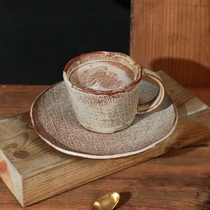 Yüksek kalite retro tasarım özel vintage bardaklar kupa lüks çay bardağı ve altlık set seramik kahve fincan seti hediye için