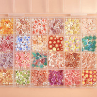 Meilleure vente en vrac 3D Rose fleurs papillon arc perle camélia résine ongles breloques bijoux accessoires Kawaii 24 grille ongles breloques
