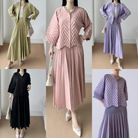 Ensemble femme grande taille plissé tendance, haut et jupe rouge rose printemps-été, 2 pièces, tenue décontractée modeste, taille unique, ODM