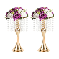 Tables en métal doré Vases à fleurs Décorations Arrangement de fleurs en cristal Supports de bougies Centres de table de mariage