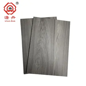 小丹厂家热卖聚氯乙烯层压泡沫板木质设计防水材料塑料板阻燃环保