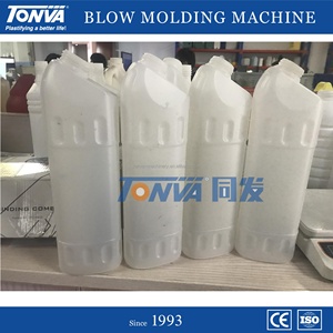 Máquina de moldeado por soplado para uso <span class=keywords><strong>en</strong></span> <span class=keywords><strong>el</strong></span> baño, botella de plástico harpic con botella de 500ml y 750ml, totalmente automática con vista a rayas - Product Image 3