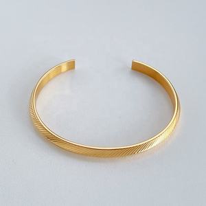 Joyería de acero inoxidable chapado en oro de 18K, accesorios simétricos de sarga a rayas, brazaletes, brazalete, alta calidad, B222284 - Product Image 3