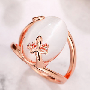 Anillo de cóctel Q334 con piedra lunar ovalada natural, engaste de garra, joyería de moda para mujer, anillo de regalo con diseño de corona - Product Image 4