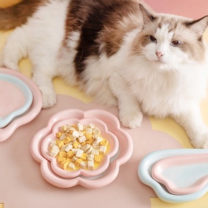 VaryWell Nouveau Bol en Céramique pour Chat avec Motifs Cœur et Fleur, Idéal pour Nourriture en Conserve, Friandises et Aliments Lyophilisés - Product Image 1