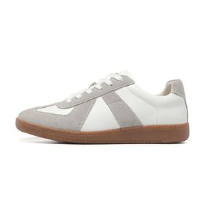 Chaussures GAT classiques légères et respirantes en cuir véritable pour hommes, style rétro sport, à lacets, type mocassins, inspirées des baskets allemandes. - Product Image 3