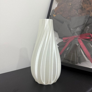 Jarrón Abstracto Artístico, Adorno Decorativo con Diseño Floral Vintage Retorcido, Estilo Minimalista Nórdico, Impreso en 3D - Product Image 4