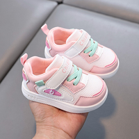 Nouvelle Collection : Baskets Blanches Tendance pour Bébé Garçon – Confortables, Respirantes, à Fermeture Auto-agrippante, Idéales pour la Marche et le Streetwear