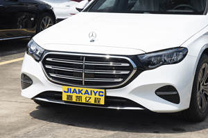 Certifié d'occasion pour <span class=keywords><strong>Mercedes</strong></span>-Benz <span class=keywords><strong>E</strong></span> 260 2020 9G-<span class=keywords><strong>TRONIC</strong></span> | Pneu de secours inclus Suspension confort - Product Image 2