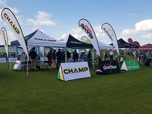 Carpa de Techo Personalizada 10x10 con Colores y Logotipo del Equipo, Refugio Portátil para Eventos Deportivos y Estacionamientos de Estadios - Product Image 2